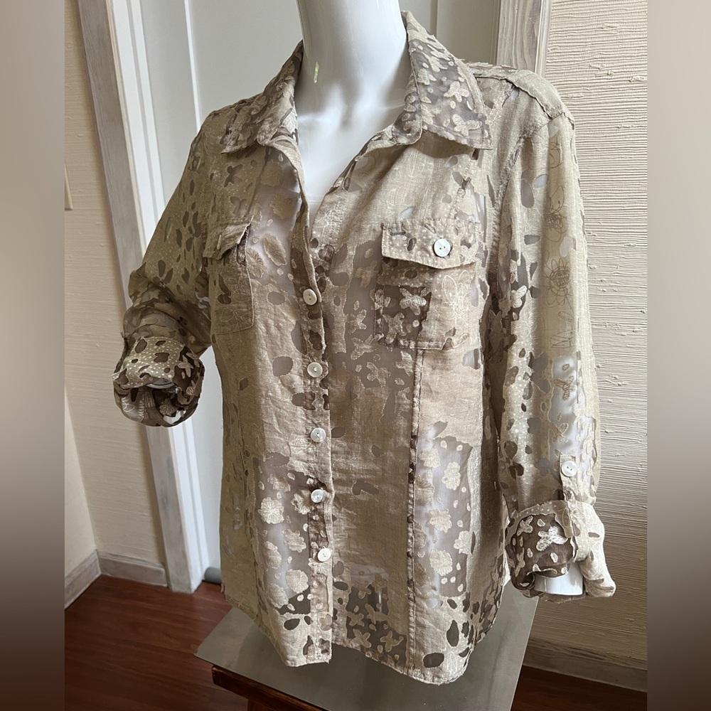 Floral Detailed Top  L